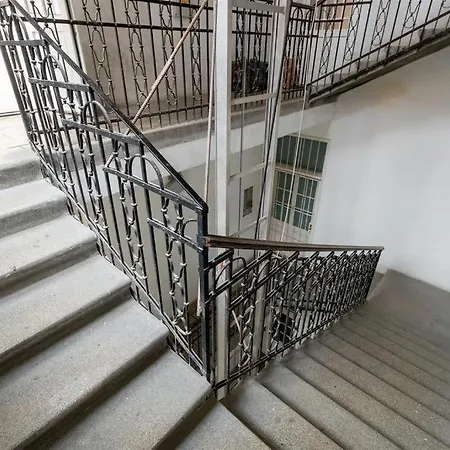 d.Five Rózsa Apartments - Eiffel Budapest